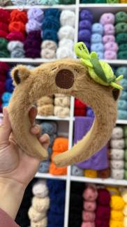 SEVİMLİ CAPYBARA PELUŞ TAÇ 